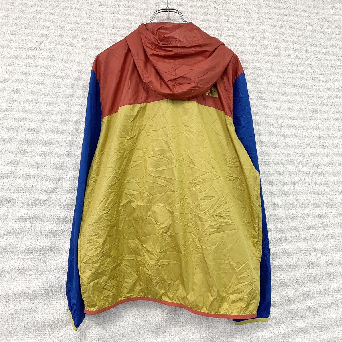 THE NORTH FACE　ザノースフェイス　ナイロンアノラックパーカー/フーディー　レッド　イエロー　ブルー　Mサイズ　古着