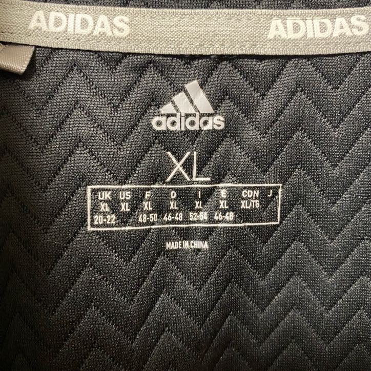 古着 used　adidas アディダス　長袖フルジップハイネックジャージ　スポーティー　ブラック　オーバーサイズ　XLサイズ