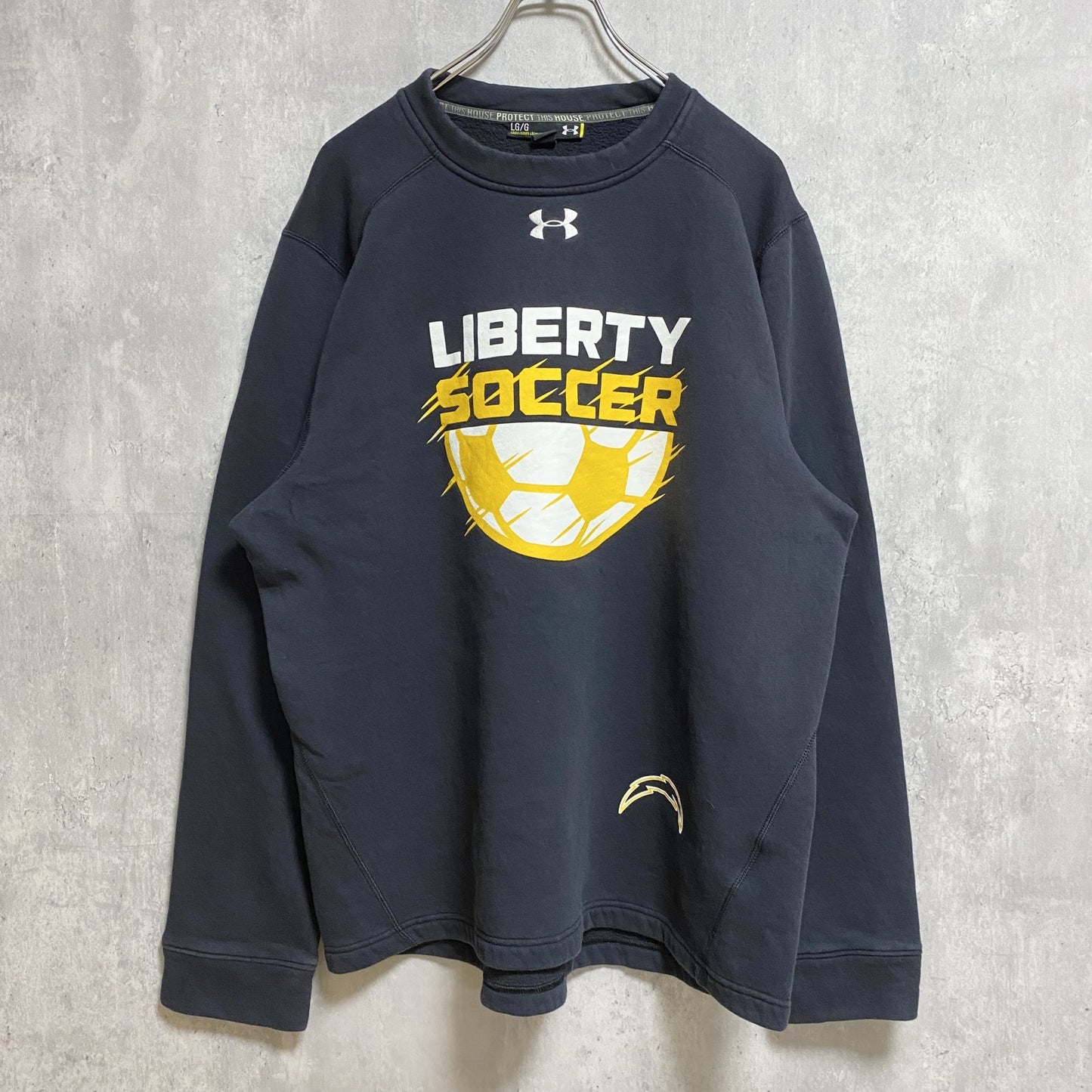 古着 used　アンダーアーマー　LIBERTY SOCCER　長袖プリントスウェット　トレーナー　黒　ロゴ刺繍　Lサイズ