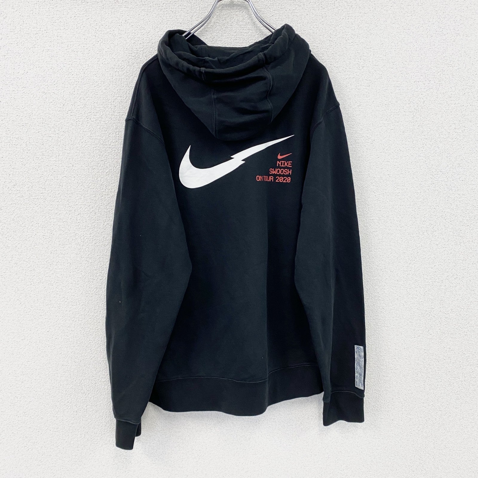 NIKE　ナイキ　スウェットパーカー/フーディー　スウッシュ　デカロゴ　黒　ブラック　Mサイズ　古着