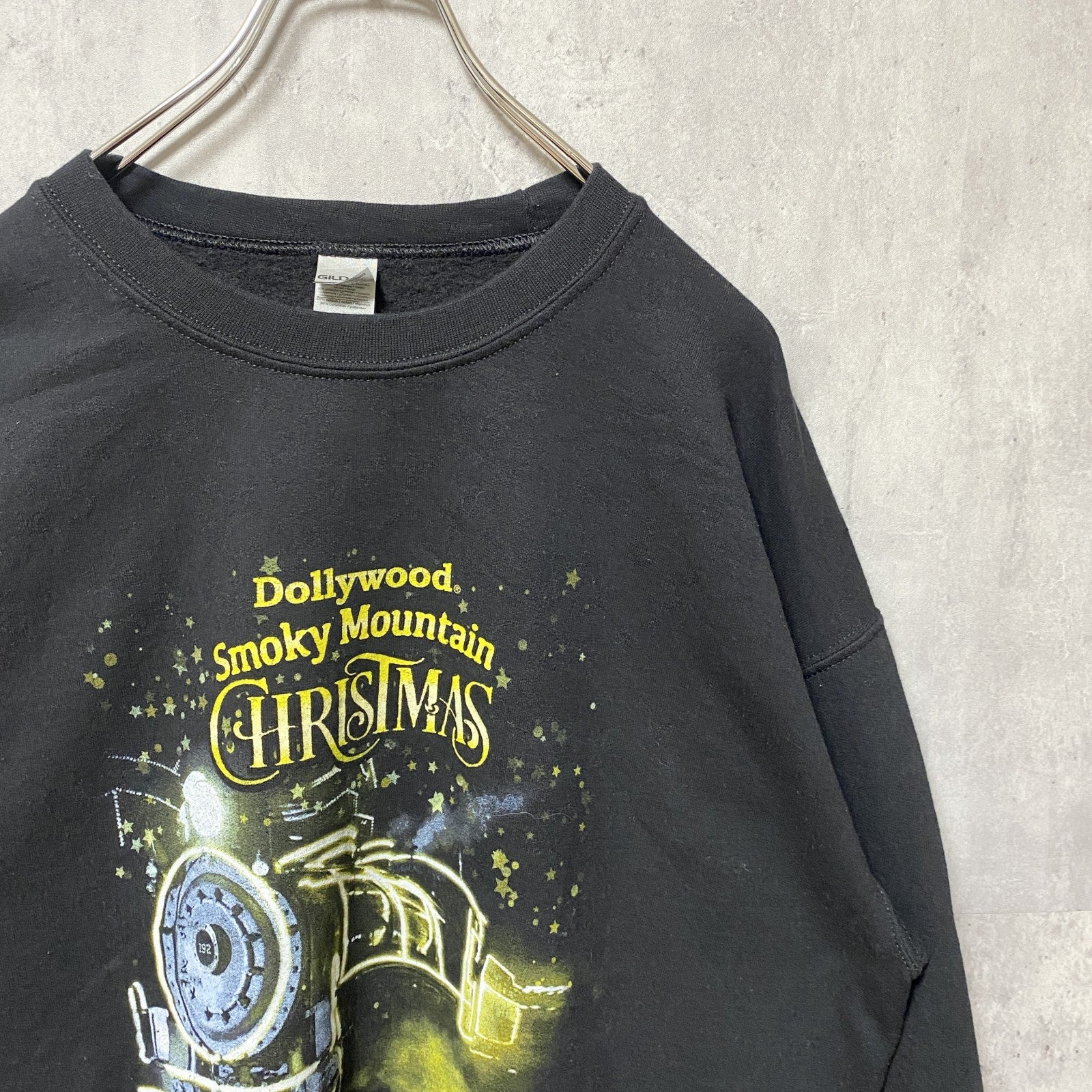 GILDAN　Dollywood Smoky Mountain　長袖プリントスウェット　トレーナー　黒　ブラック　Lサイズ　古着