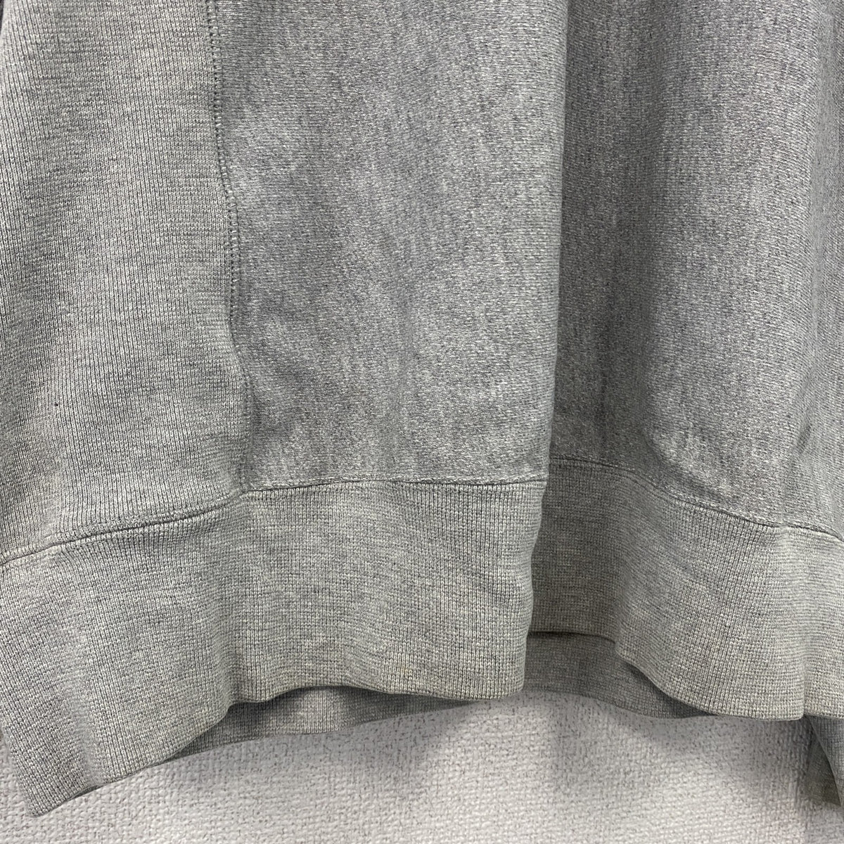 Champion　チャンピオン　リバースウィーブ　スウェット/トレーナー　刺繍ロゴ　ワンポイント　現行　灰色　グレー　Lサイズ　古着