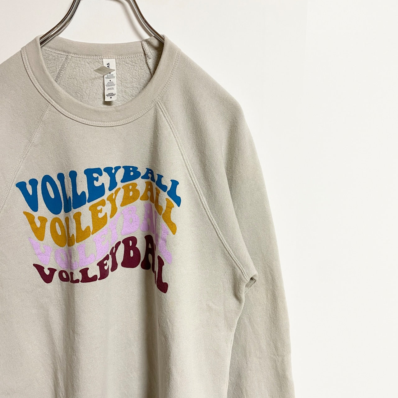 古着 used　BELLA CANVAS　長袖プリントスウェット　トレーナー　volleyball　白　ホワイト　秋冬服　Mサイズ