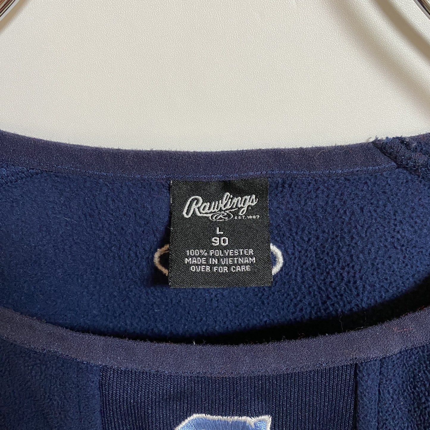 古着 used　Rawlings　長袖ワンポイント刺繍フリース　プルオーバー　ネイビー　レトロ　デザイン　秋冬服　Lサイズ