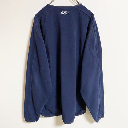 古着 used　Rawlings　長袖ワンポイント刺繍フリース　プルオーバー　ネイビー　レトロ　デザイン　秋冬服　Lサイズ