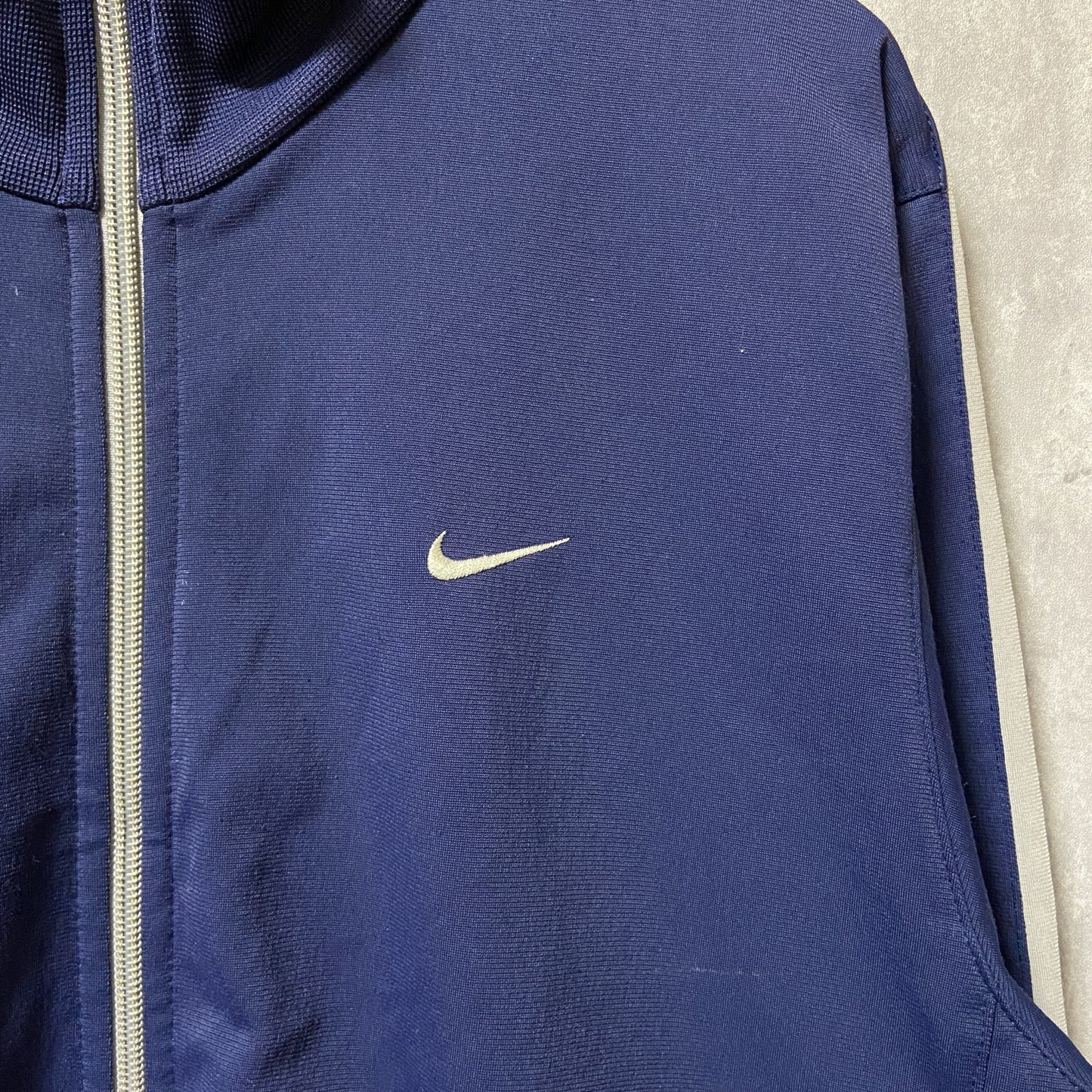 古着　used　NIKE ナイキ　長袖トラックジャージ　ジップアップジャケット　ネイビー　ハイネック　秋冬服　Sサイズ