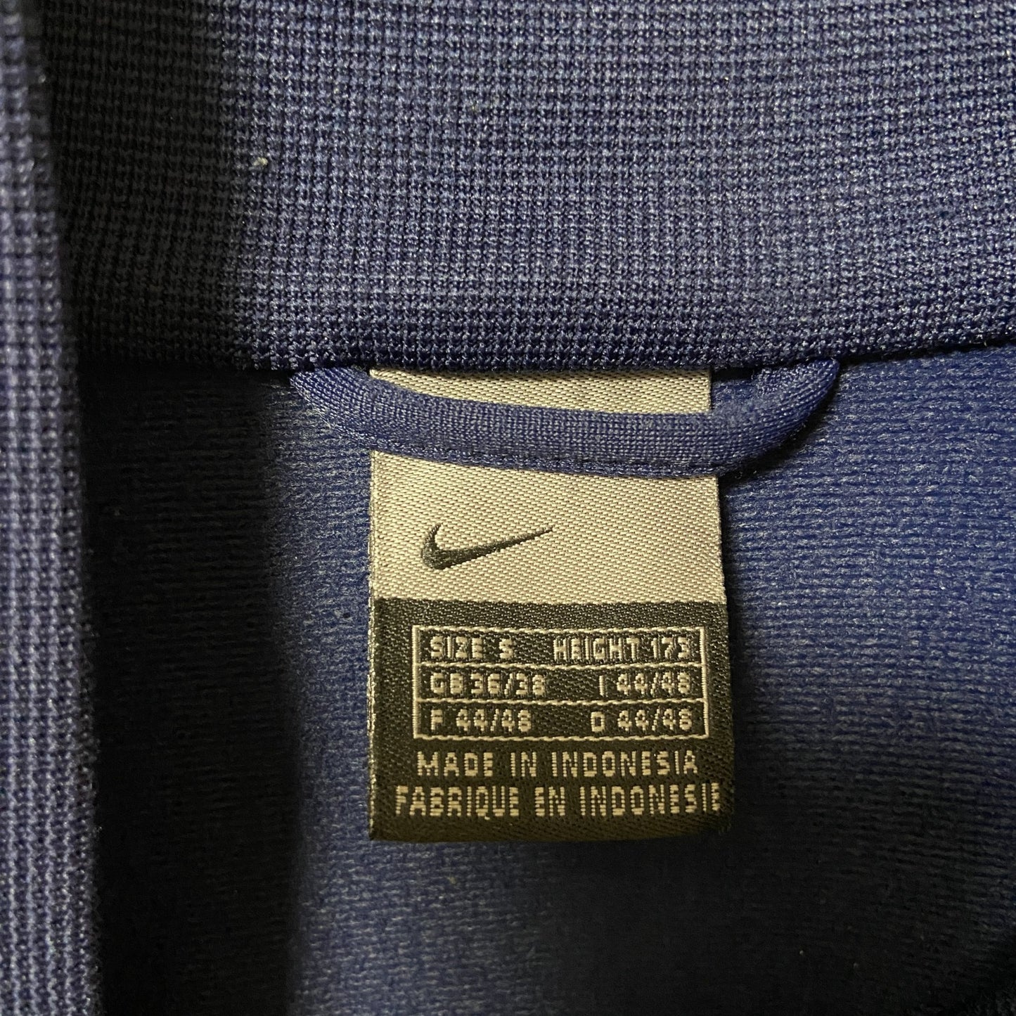 古着　used　NIKE ナイキ　長袖トラックジャージ　ジップアップジャケット　ネイビー　ハイネック　秋冬服　Sサイズ