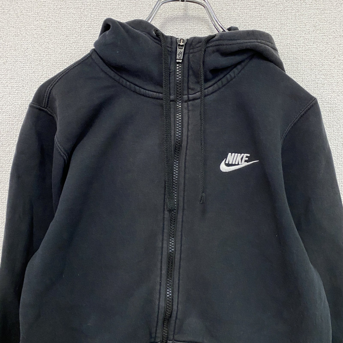 NIKE　ナイキ　フルジップスウェットパーカー/フーディー　スウッシュ　黒　ブラック　XSサイズ トレーナー スウェットトップス フード付き 古着