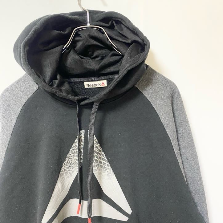 Reebok リーボック　長袖ビッグロゴデザインパーカー　フーディー　バイカラー　黒　ブラック　グレー　灰色　XＬサイズ　古着