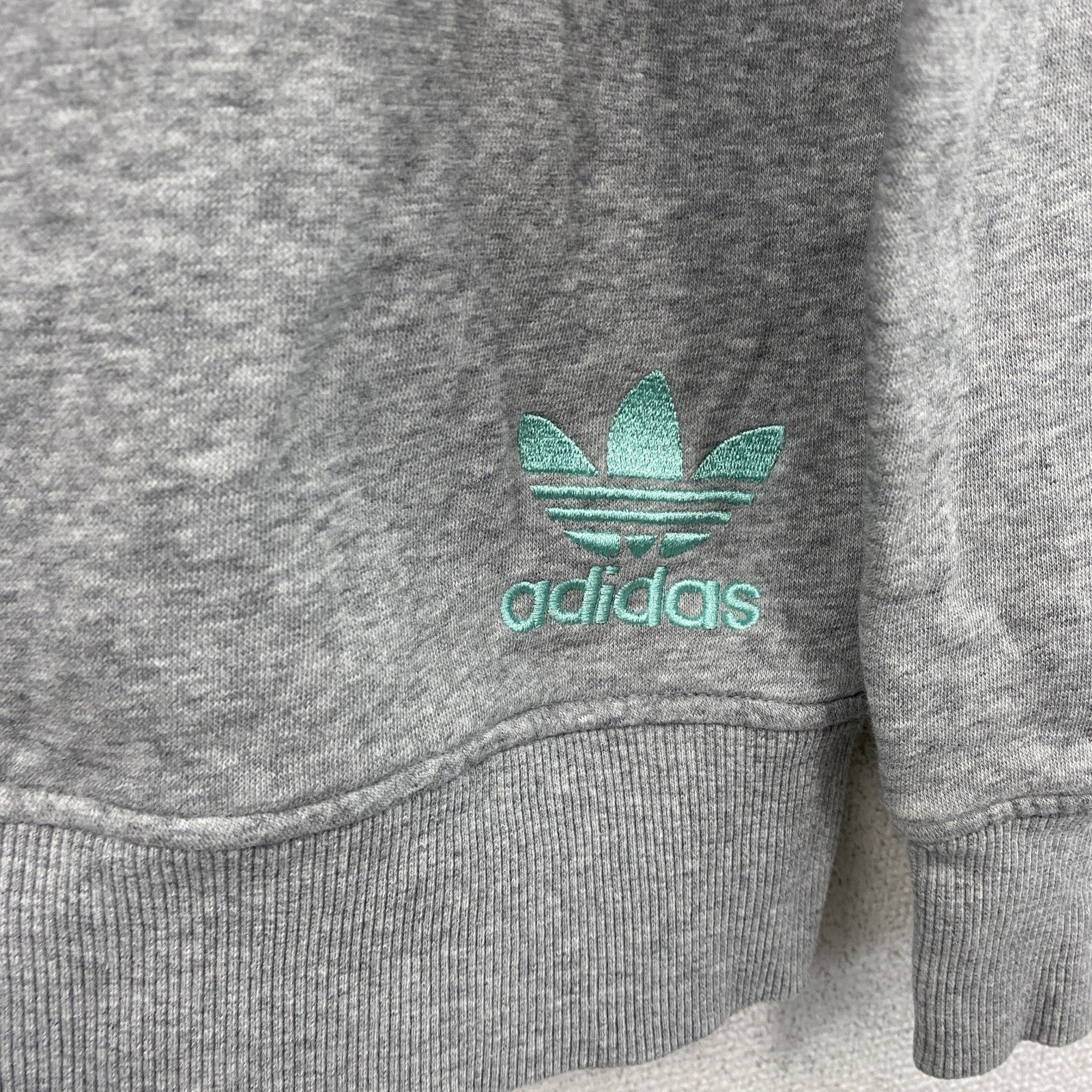 adidas　アディダス　スウェットパーカー/フーディー　トレフォイルロゴ　デカロゴ　灰色　グレー　Lサイズ　古着