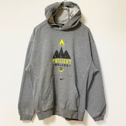 古着 used　NIKE ナイキ　長袖フルジッププリントデザインパーカー　スウェットフーディ　グレー　前ポケット　Lサイズ