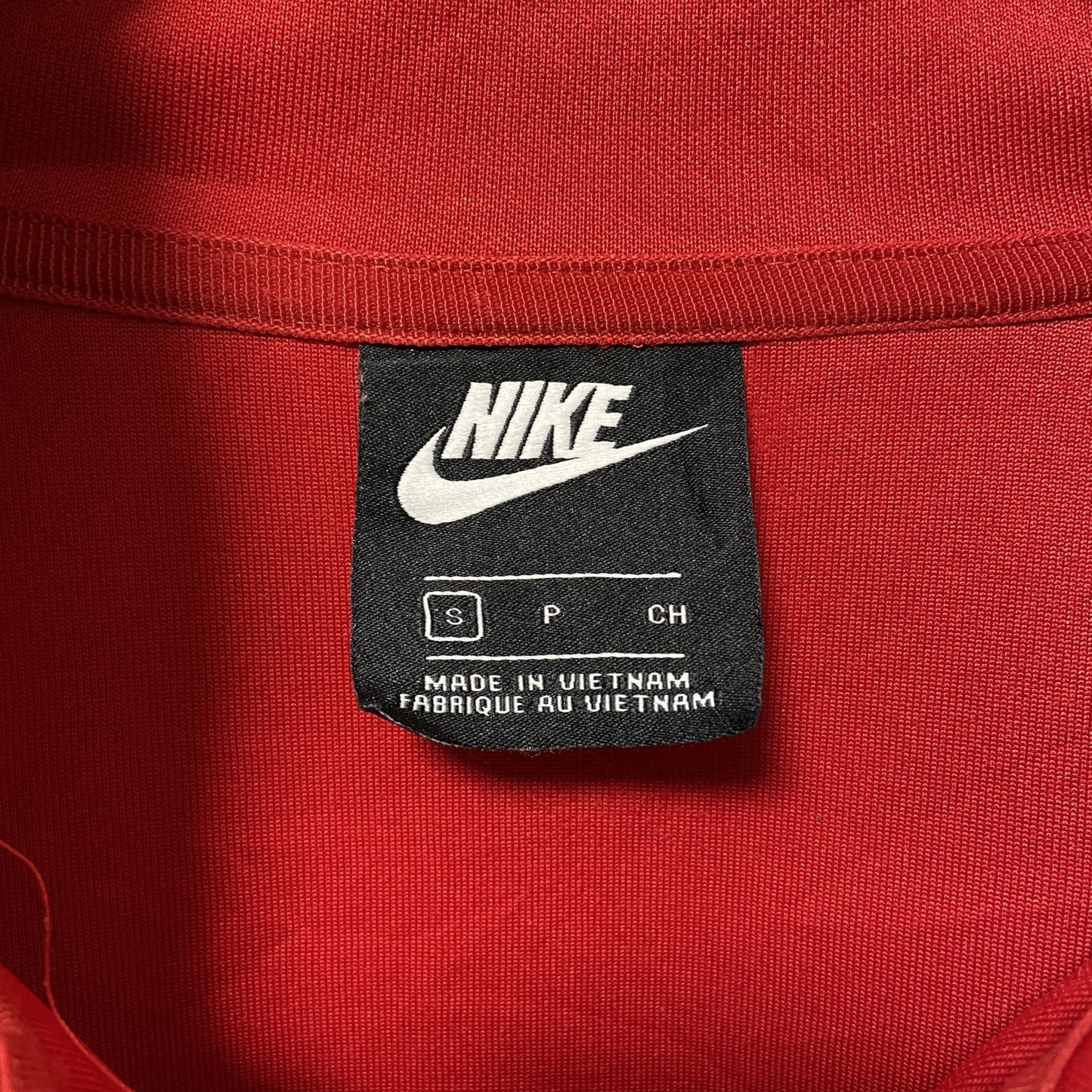 古着 used　NIKE ナイキ　長袖トラックジャケット　ジャージ　黒　ブラック　赤　レトロ　スウッシュロゴ　Sサイズ