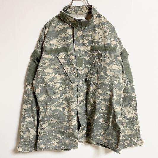 古着 used　長袖ミリタリージャケット　迷彩　カモフラ柄　U.S ARMY　緑　レトロ　デザイン　秋冬服　Lサイズ