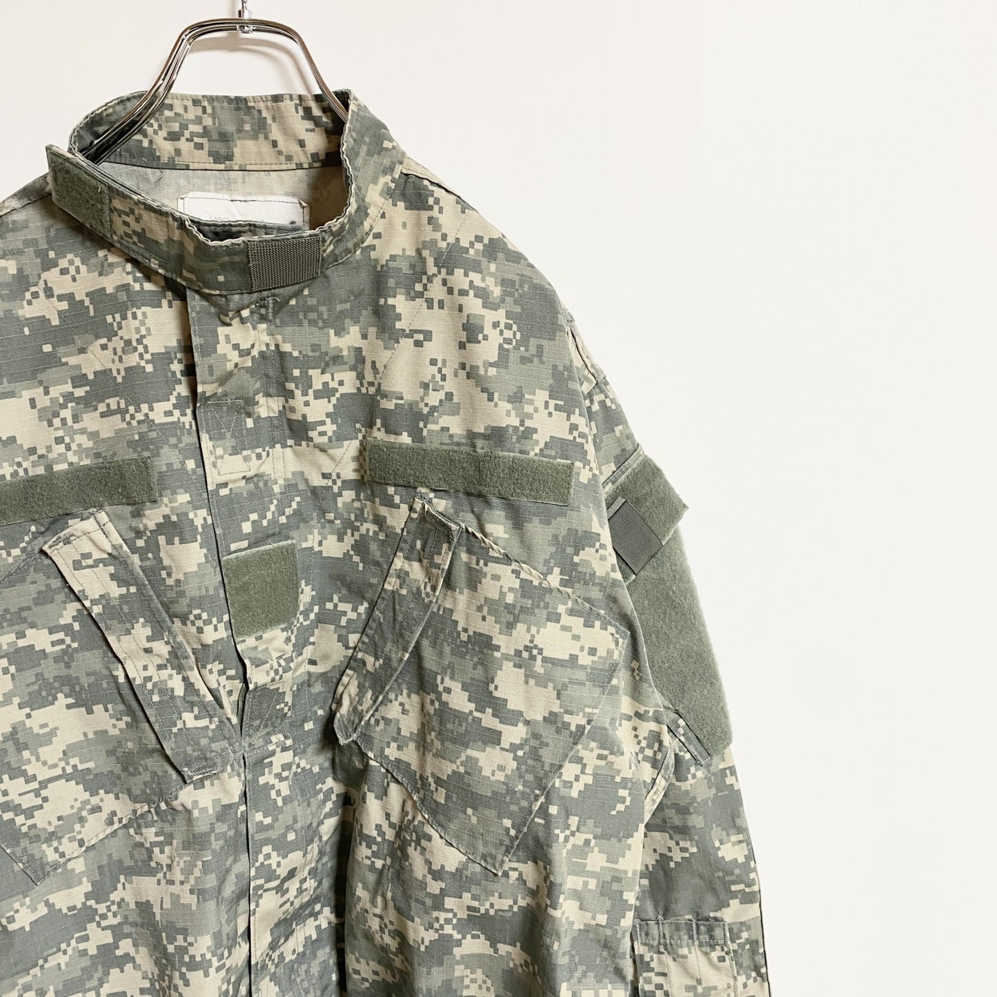 古着 used　長袖ミリタリージャケット　迷彩　カモフラ柄　U.S ARMY　緑　レトロ　デザイン　秋冬服　Lサイズ