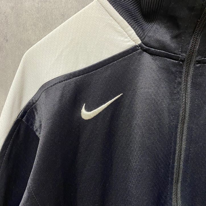 NIKE ナイキ　DRI-FIT　長袖トラックジャケット　ジャージ　スポーツウェア　ロゴ刺繍　バレーボール　黒　ブラック　古着