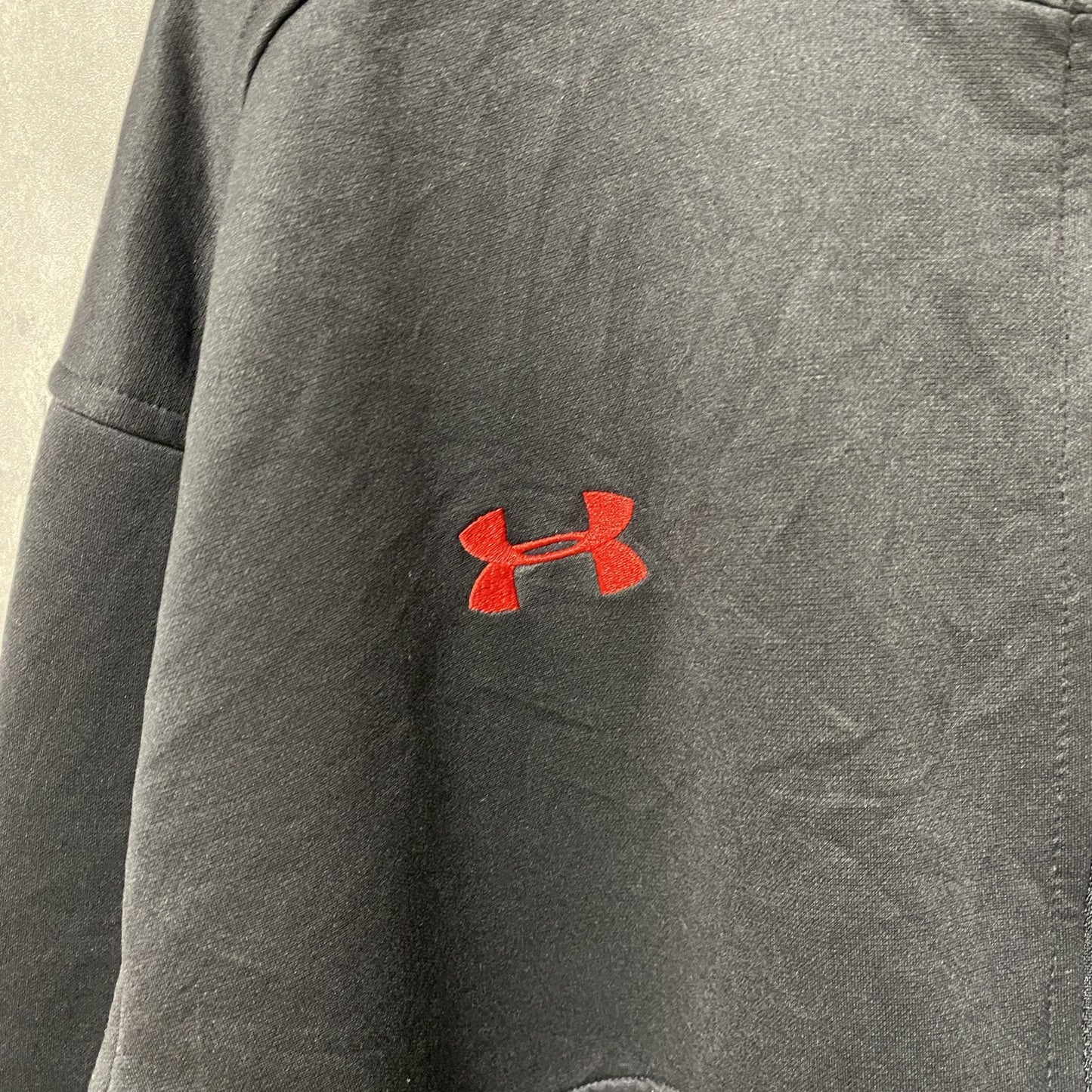 古着 used　UNDER ARMOUR アンダーアーマー　ボールステイト　長袖ジップアップジャケット　カレッジロゴ　XXLサイズ