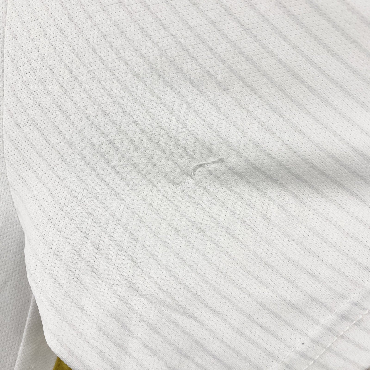 adidas　アディダス　レアルマドリード　半袖Tシャツ　ユニフォーム　白　ホワイト　Mサイズ　古着