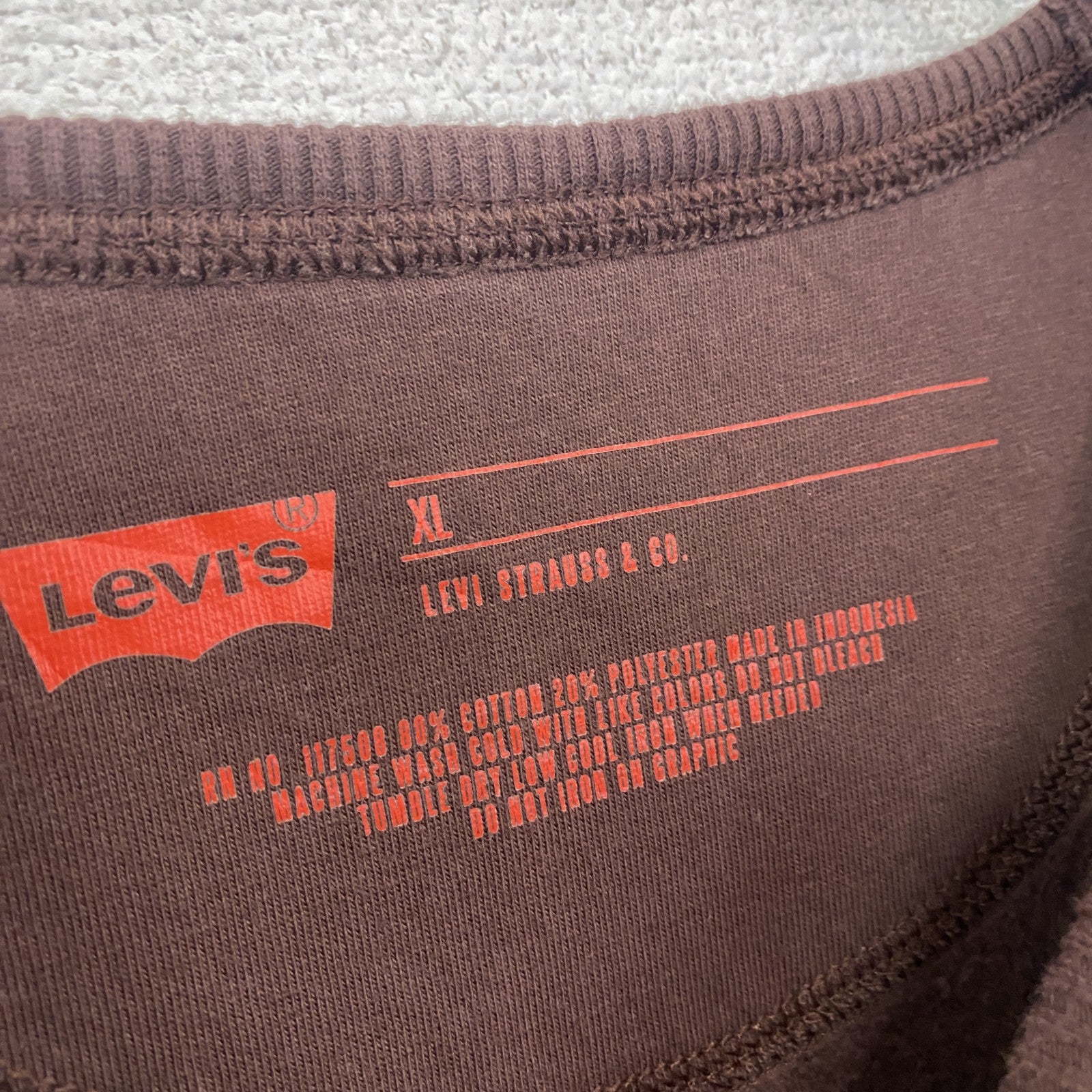 Levi’s　リーバイス　スウェット/トレーナー　前V　茶色　ブラウン　XLサイズ　古着