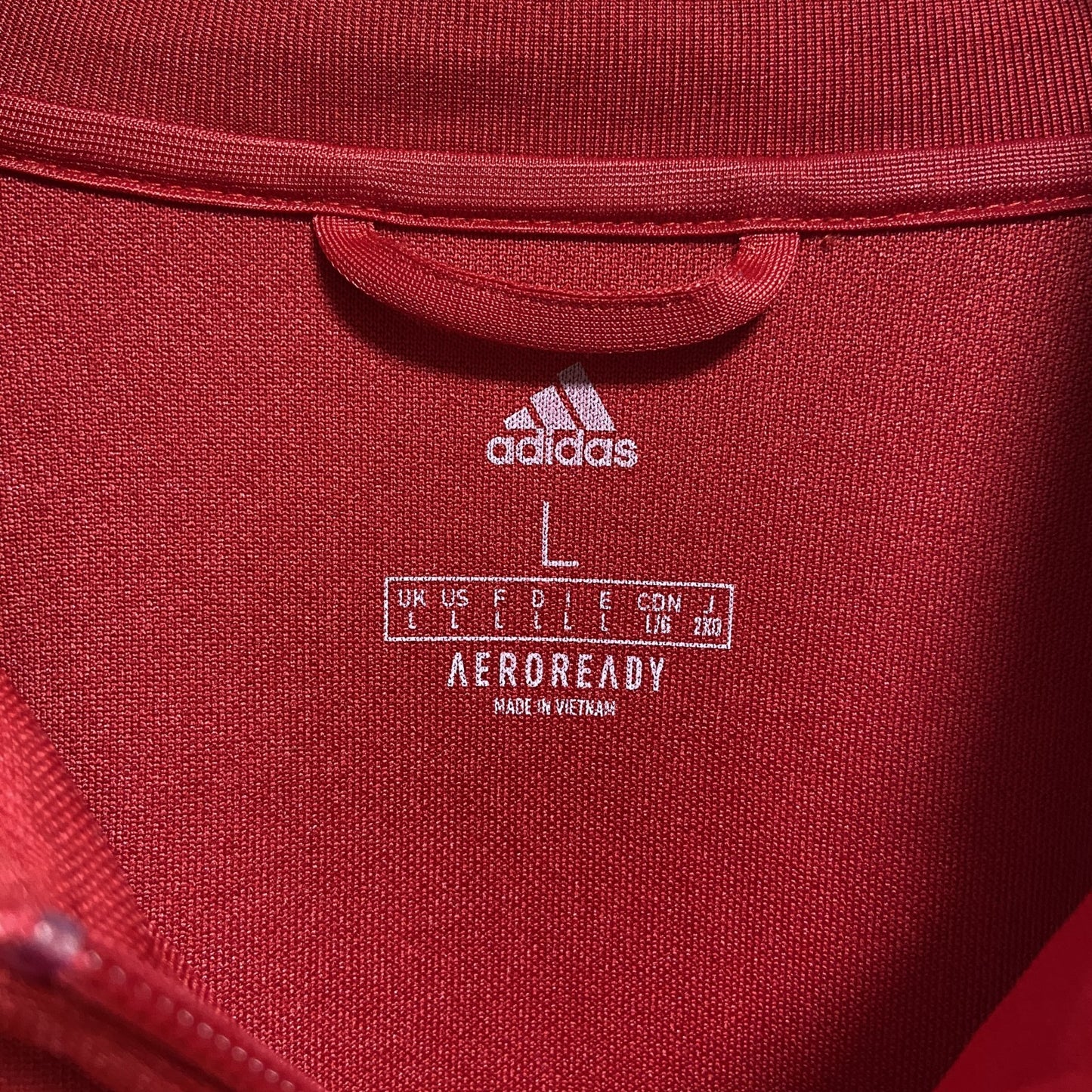 古着 used　adidas アディダス　長袖ナイロンジャージ　トラックジャケット　フルジップ　赤　プリント　サッカー　Lサイズ