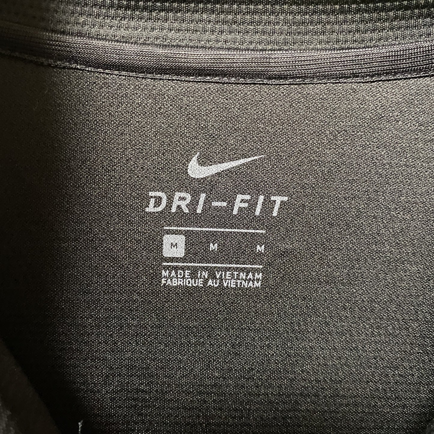 古着 used　NIKE ナイキ　DRI-FIT　NON　長袖ジップアップジャージ　スポーツウェア　トレーニング　黒　ロゴ刺繍　　