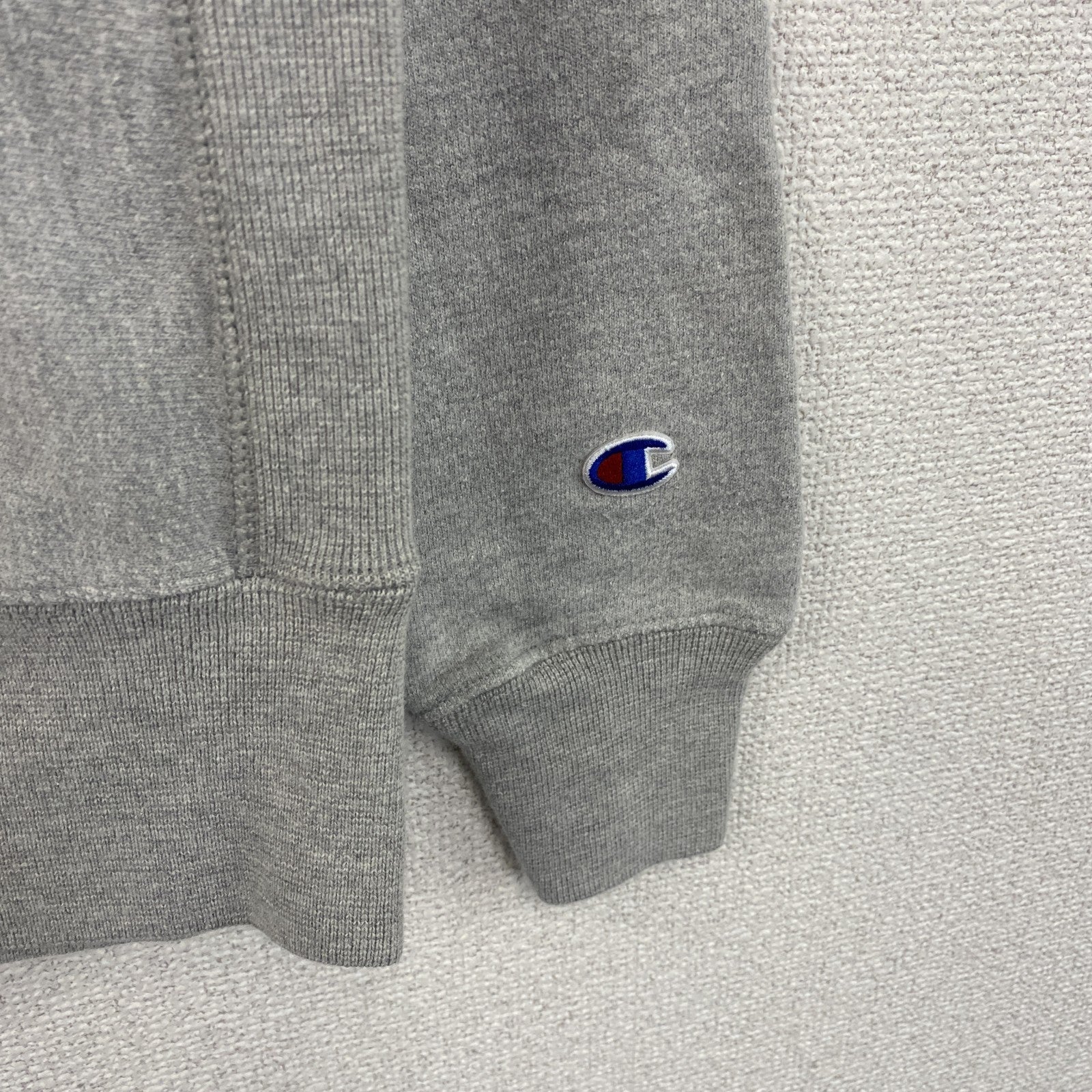 Champion　チャンピオン　リバースウィーブ　スウェット/トレーナー　ワッペン　刺繍ロゴ　現行　灰色　グレー　Sサイズ　古着