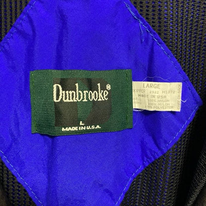 古着 used　Dunbrooke　ダンブルック　USA製　長袖ナイロンジャケット　ワンポイント刺繍　青　ブルー　秋冬服　Lサイズ