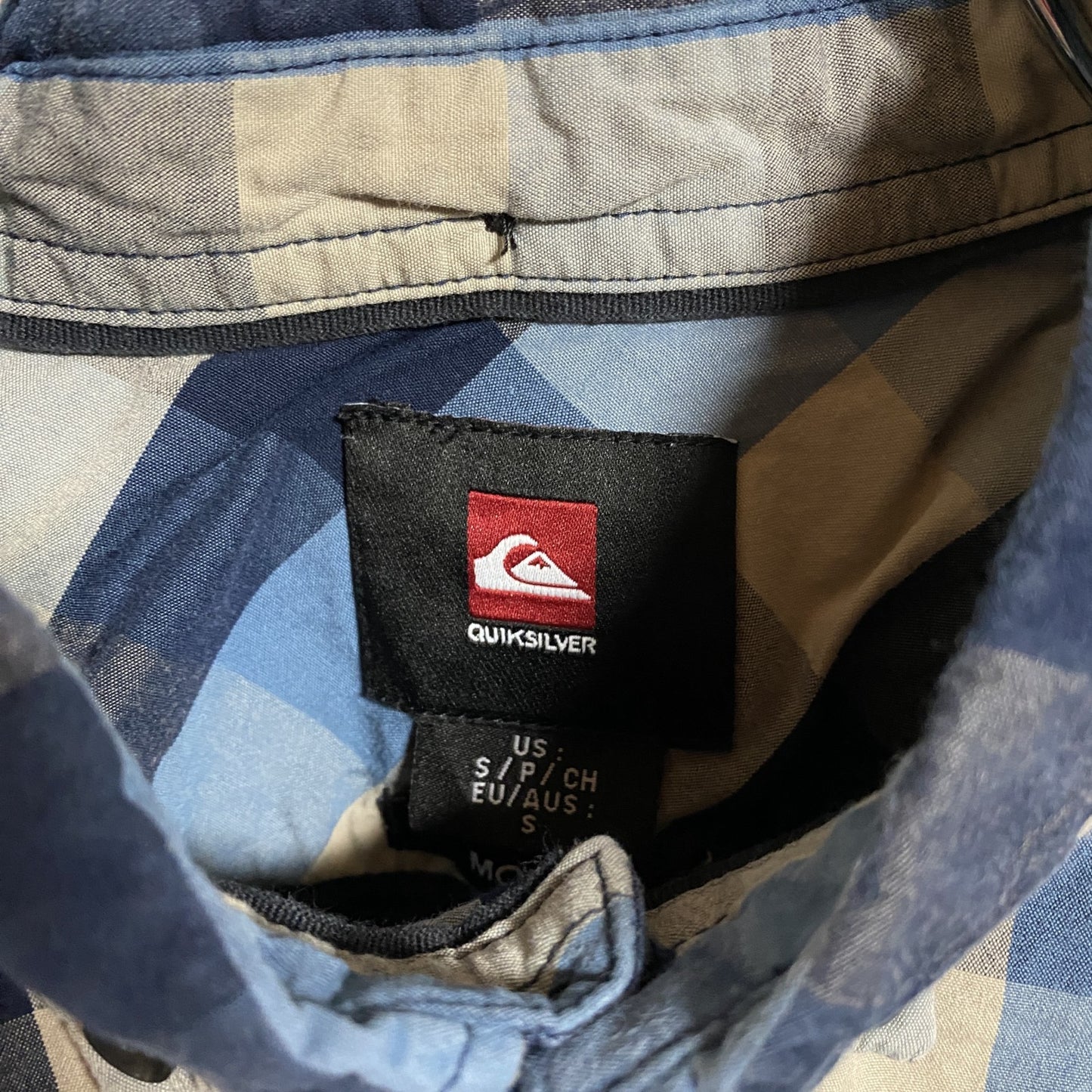 古着 used　QUIKSILVER　クイックシルバー　長袖チェック柄シャツ　青　ブルー　秋冬服　レトロデザイン　Sサイズ