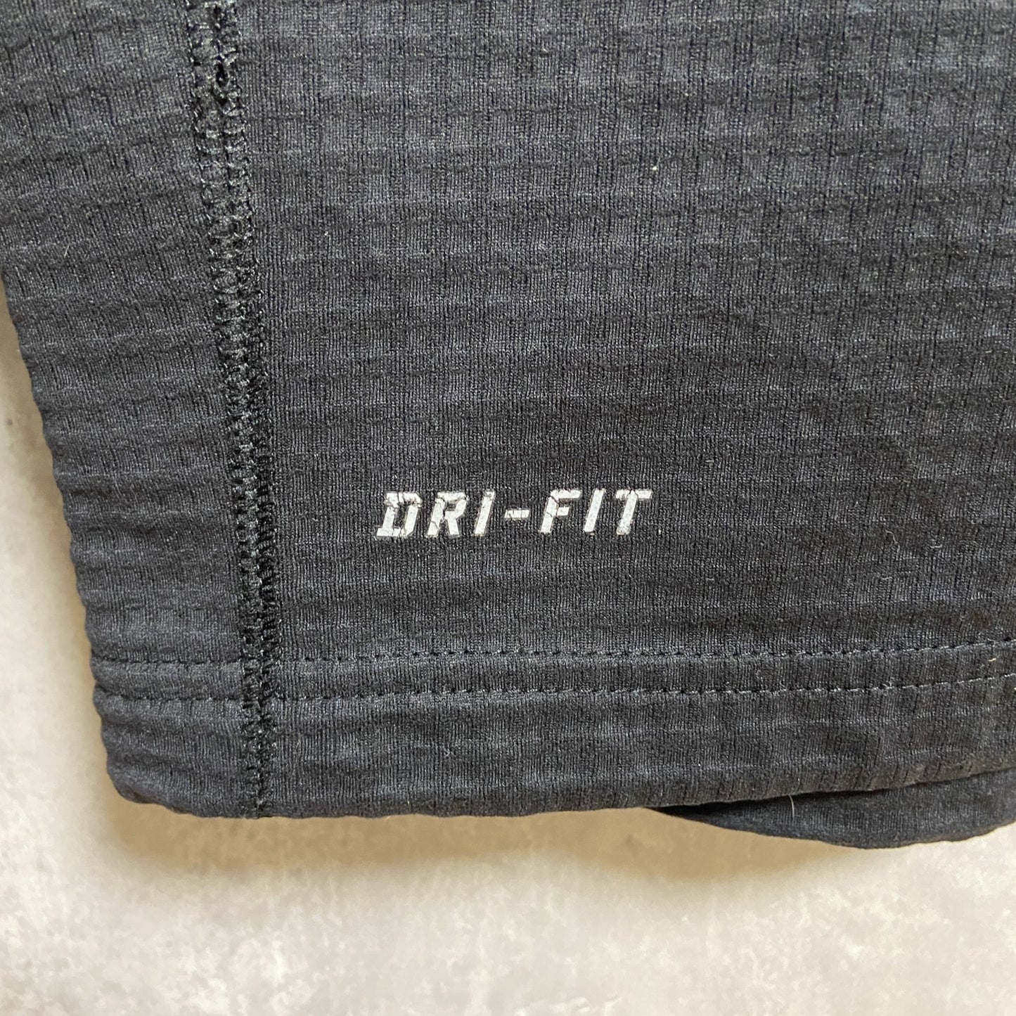 古着 used　NIKE　長袖ハーフジップトラックジャケット　ジャージ　BONNYEAGLE　ワンポイント刺　黒　ブラック