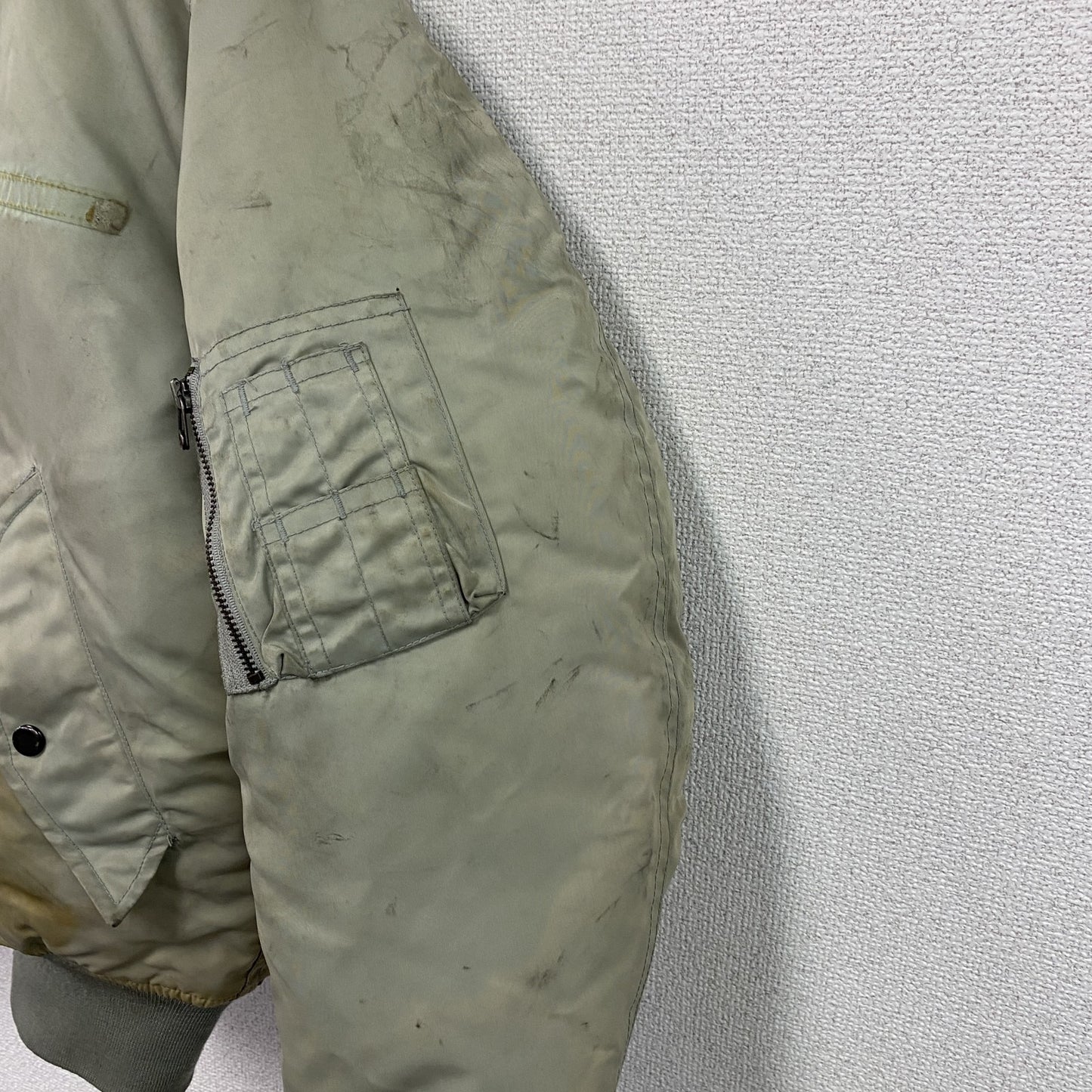 AVIREX　アヴィレックス　MA-1　フライトジャケット　カーキ　Mサイズ