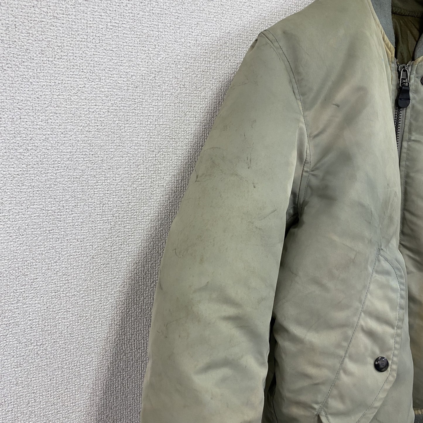 AVIREX　アヴィレックス　MA-1　フライトジャケット　カーキ　Mサイズ