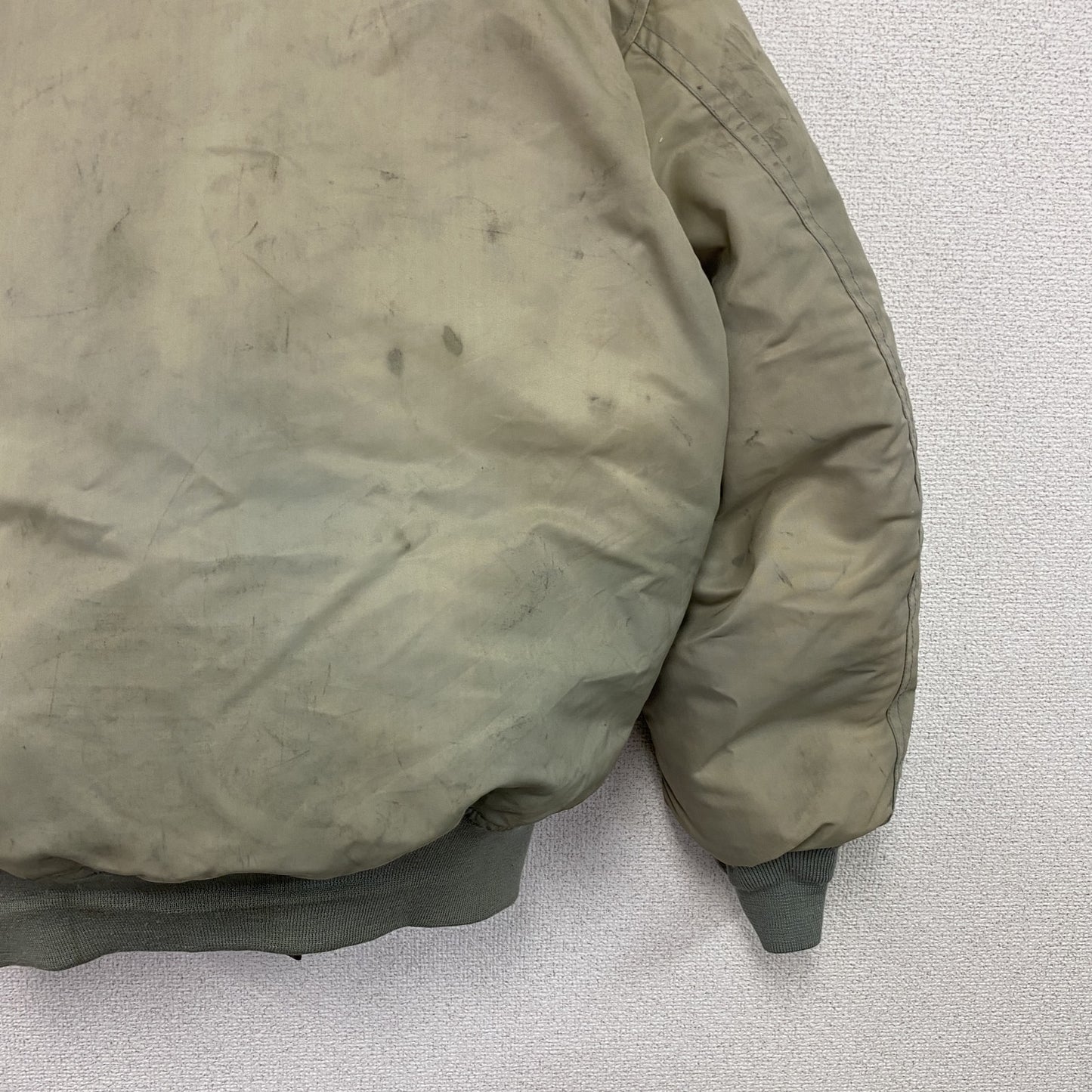 AVIREX　アヴィレックス　MA-1　フライトジャケット　カーキ　Mサイズ