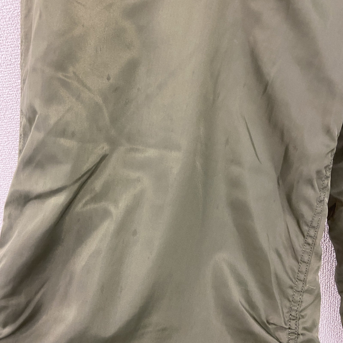 フライトパンツ　MA-1タイプ　ナイロンパンツ　ミリタリー　中綿入り　カーキ　LLサイズ　古着