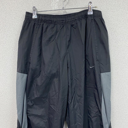 NIKE　ナイキ　トラックナイロンパンツ　ジャージ　黒　ブラック　Lサイズ