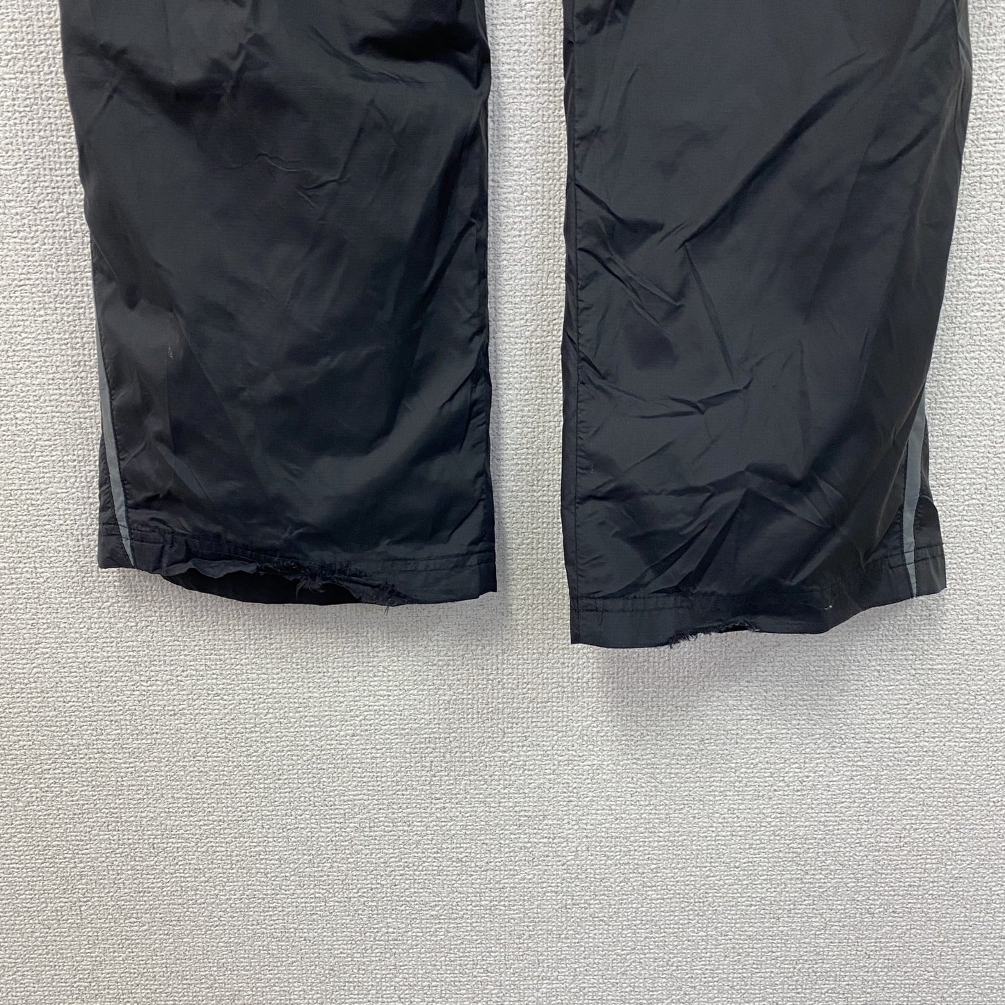 NIKE　ナイキ　トラックナイロンパンツ　ジャージ　黒　ブラック　Lサイズ