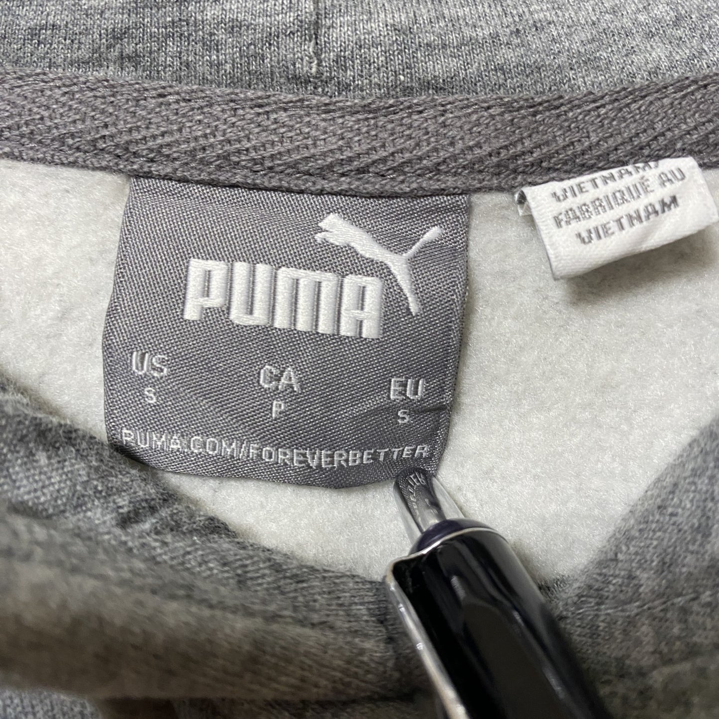 古着 used PUMA プーマ　長袖ワンポイントロゴプルオーバーパーカー　フーディー　スポーティー　グレー　Sサイズ　