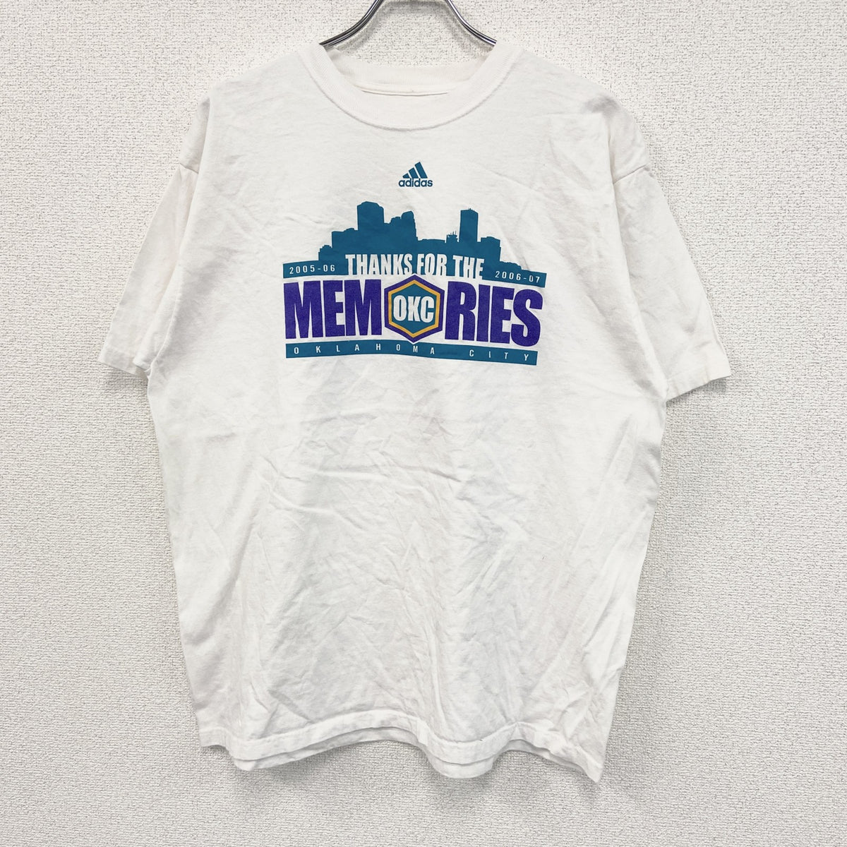 adidas　アディダス　半袖プリントTシャツ　白　ホワイト　XLサイズ　古着