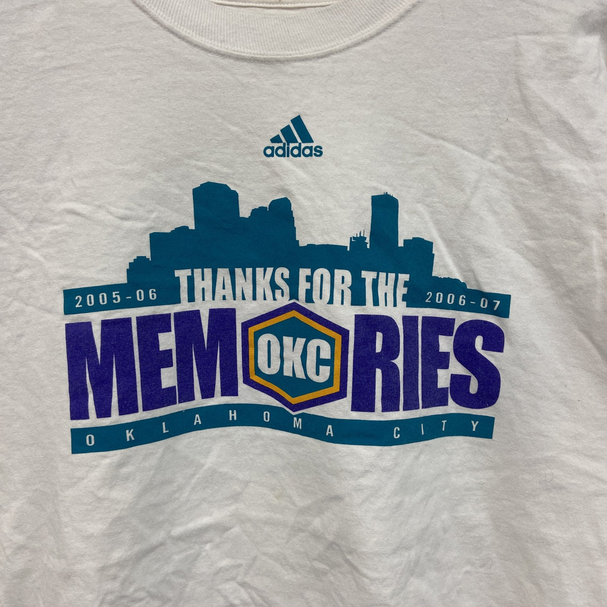 adidas　アディダス　半袖プリントTシャツ　白　ホワイト　XLサイズ　古着