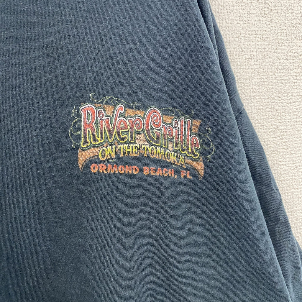 GILDAN　ギルダン　半袖Tシャツ　River Grill on the Tomoka　企業ロゴ　黒　ブラック　2XLサイズ　古着