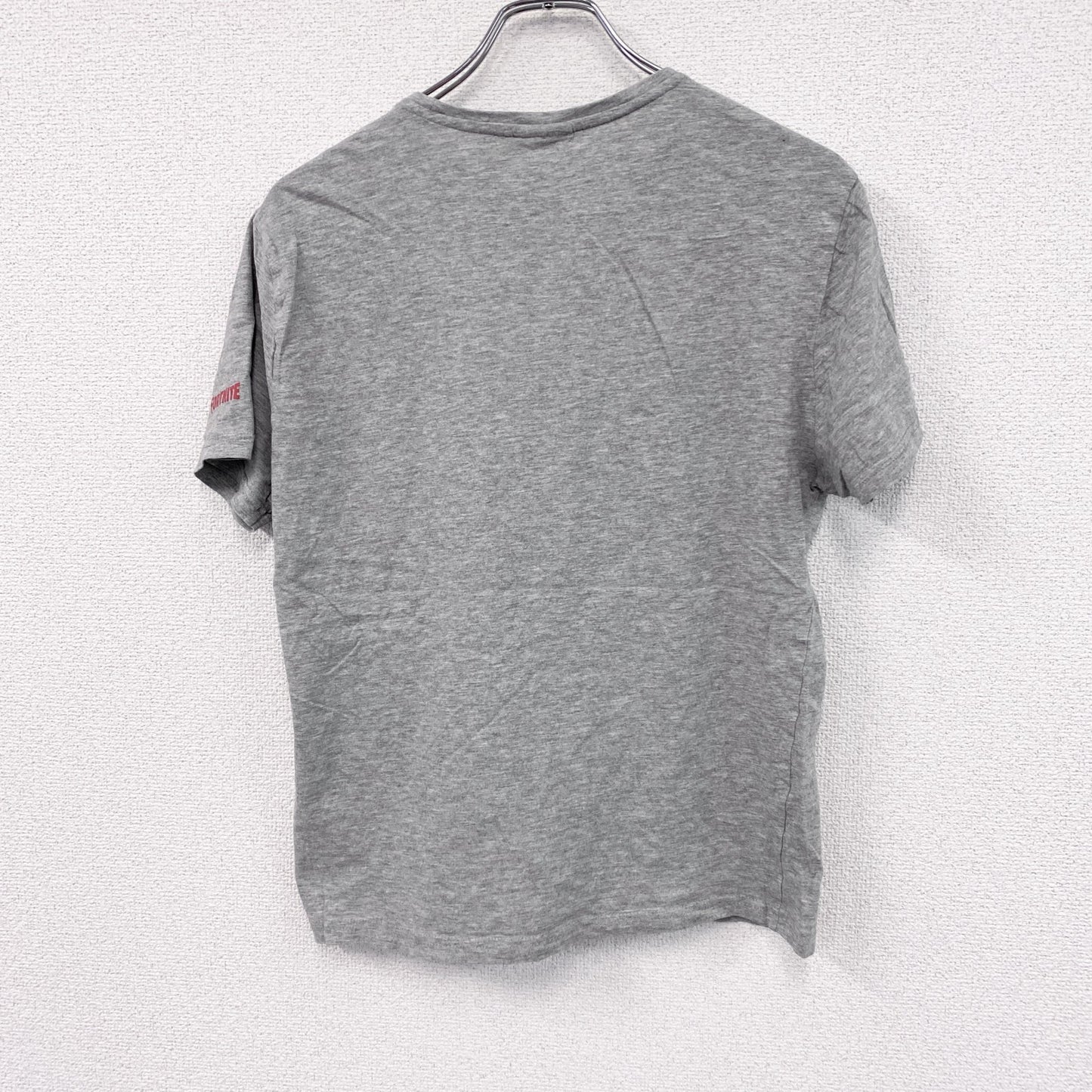 半袖プリントTシャツ　キャラT　灰色　グレー