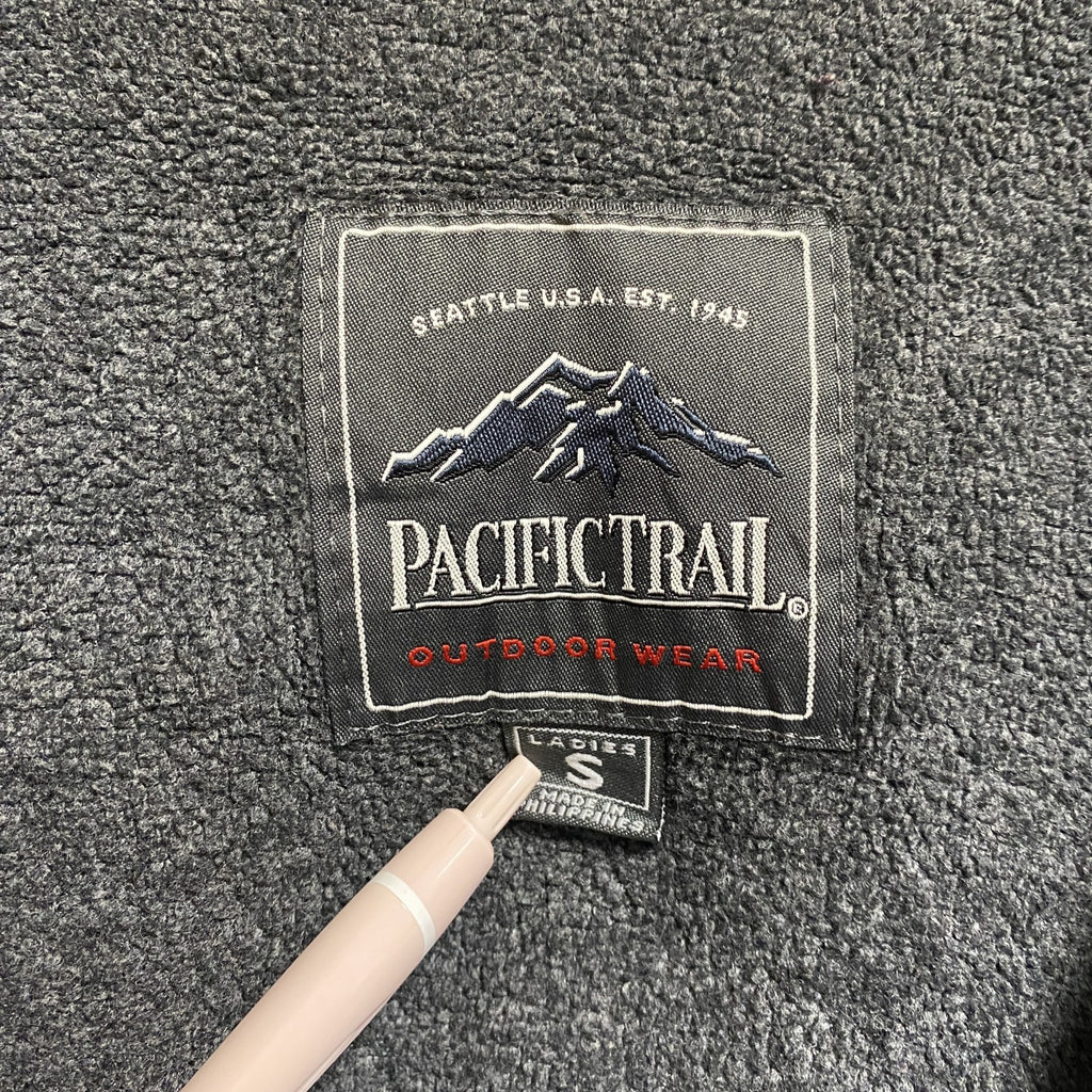 PACIFIC TRAIL　長袖マウンテンパーカー　ワンポイント刺繍　裏地フリース　水色　秋冬服　レトロ　古着