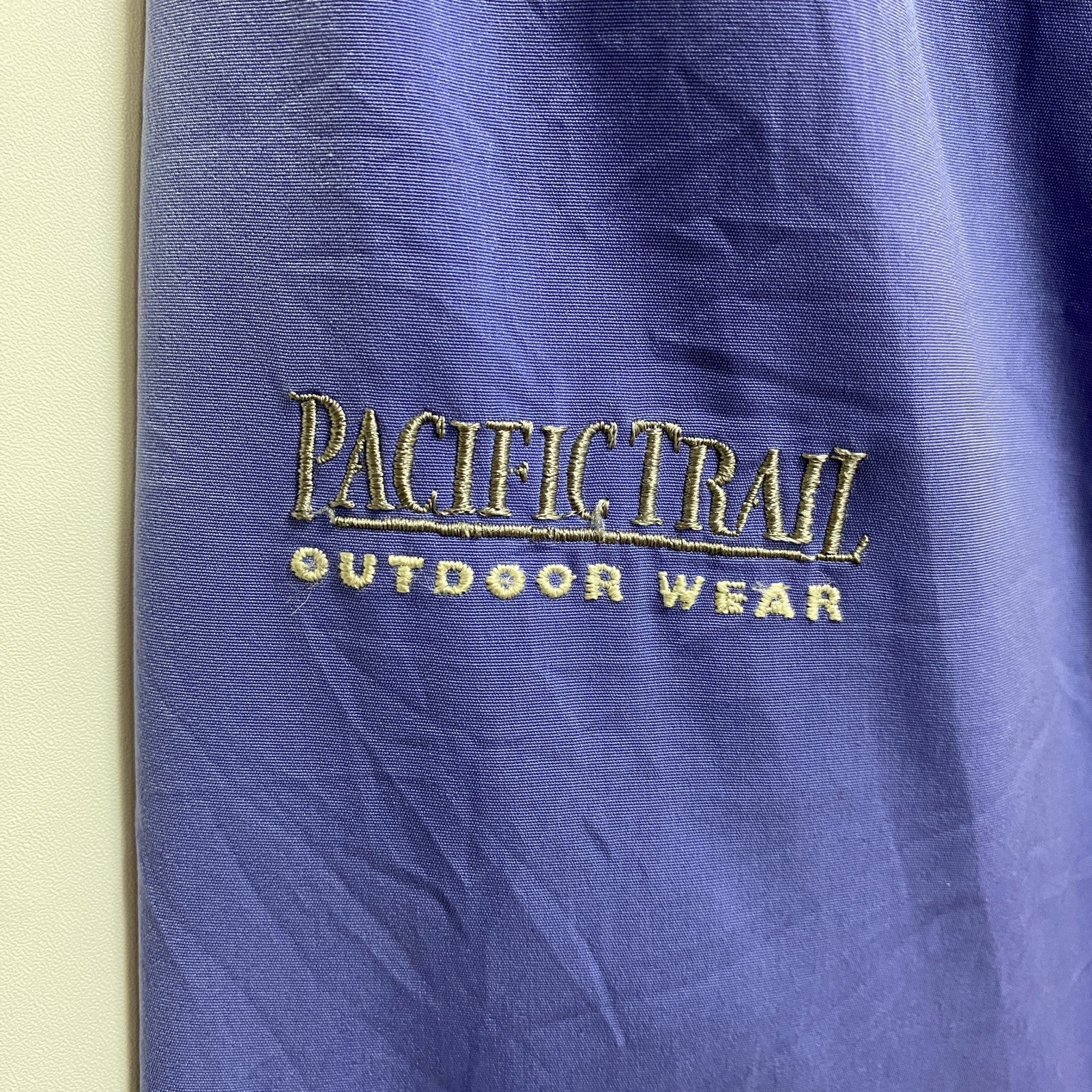 PACIFIC TRAIL　長袖マウンテンパーカー　ワンポイント刺繍　裏地フリース　水色　秋冬服　レトロ　古着