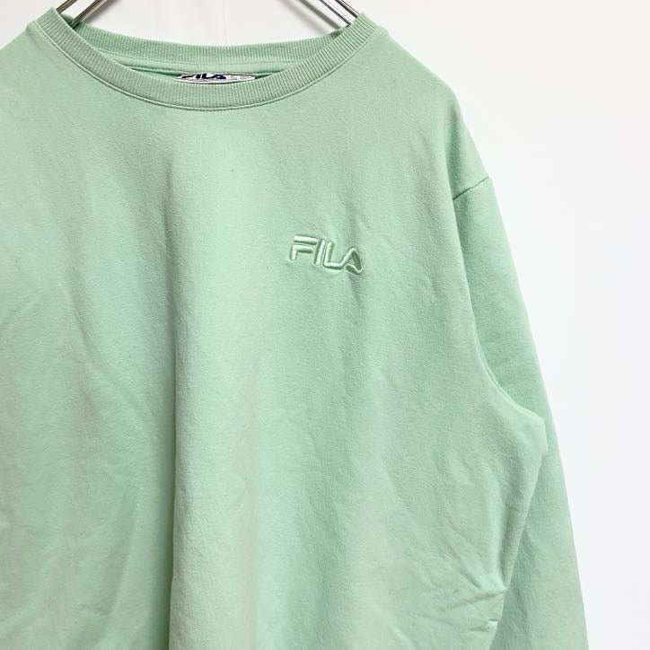 古着 used　FILA　フィラ　長袖クルーネックスウェット　ワンポイントロゴ刺繍　シンプル　緑　グリーン　秋冬服　レトロ