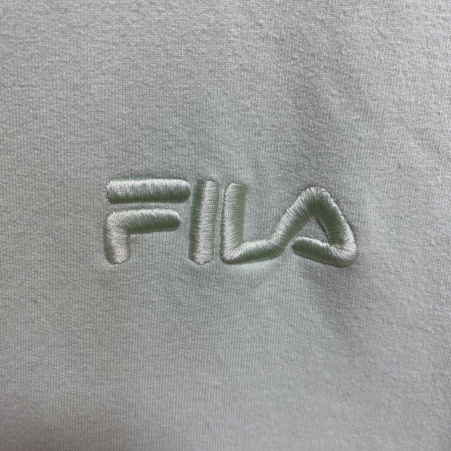 古着 used　FILA　フィラ　長袖クルーネックスウェット　ワンポイントロゴ刺繍　シンプル　緑　グリーン　秋冬服　レトロ