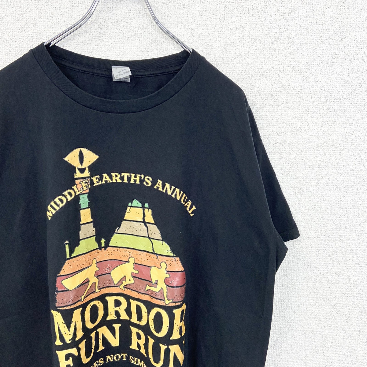 GILDAN　ギルダン　半袖プリントTシャツ　アーチプリント　MORDOR FUN RUN　黒　ブラック　2XLサイズ　古着