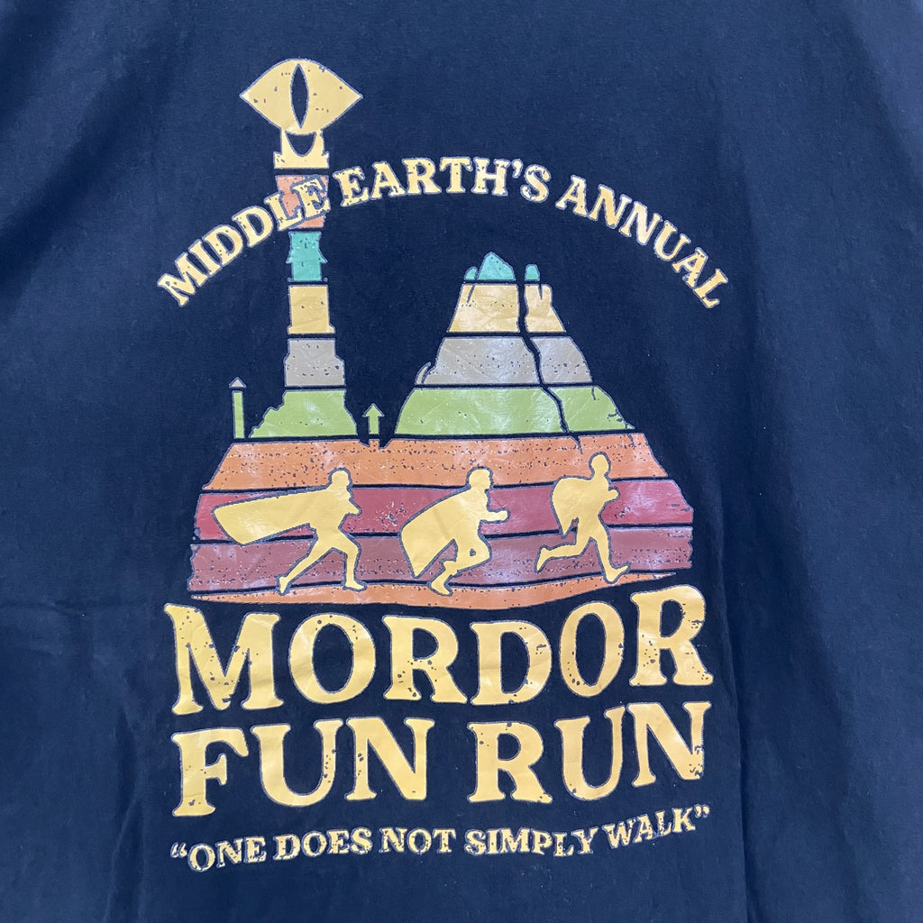 GILDAN　ギルダン　半袖プリントTシャツ　アーチプリント　MORDOR FUN RUN　黒　ブラック　2XLサイズ　古着