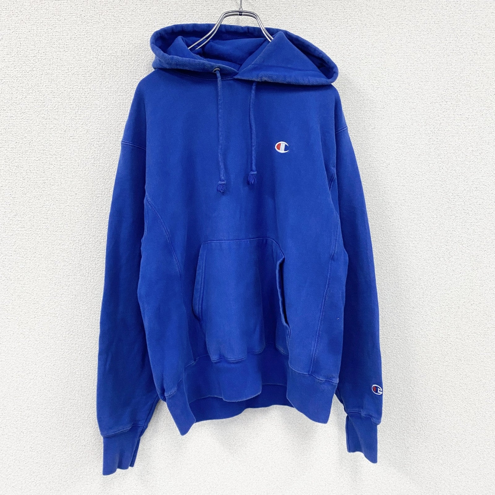 Champion　チャンピオン　リバースウィーブ　スウェットパーカー/フーディー　刺繍ロゴ　ワンポイント　現行　青　ブルー　Mサイズ トレーナー スウェットトップス フード付き 古着