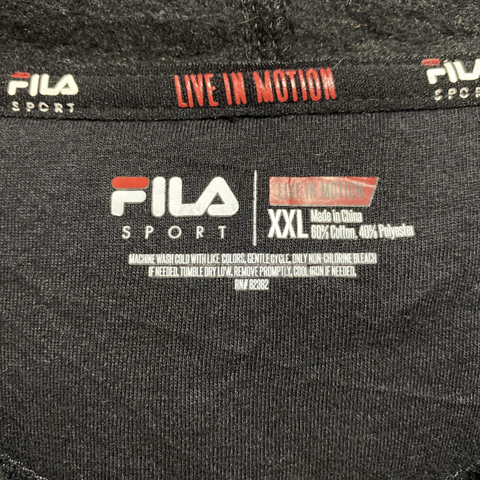 FILA　フィラ　長袖ロゴプリントパーカー　スウェットプルオーバー　黒　ブラック　秋冬服　ビッグシルエット　2XLサイズ　古着