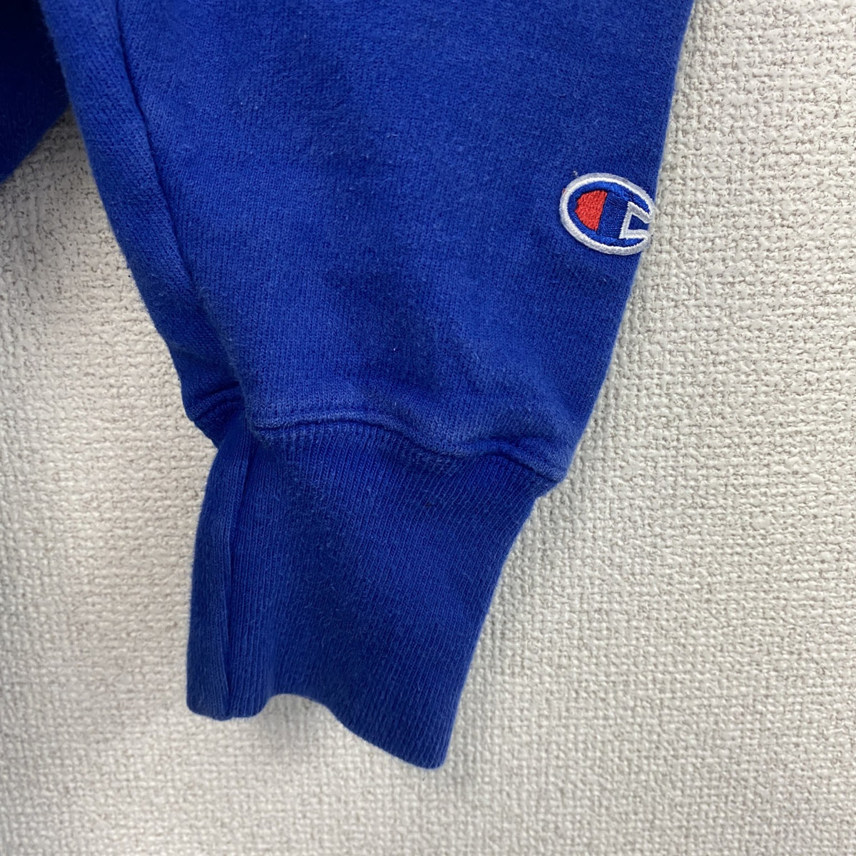 Champion　チャンピオン　リバースウィーブ　スウェットパーカー/フーディー　刺繍ロゴ　ワンポイント　現行　青　ブルー　Mサイズ トレーナー スウェットトップス フード付き 古着