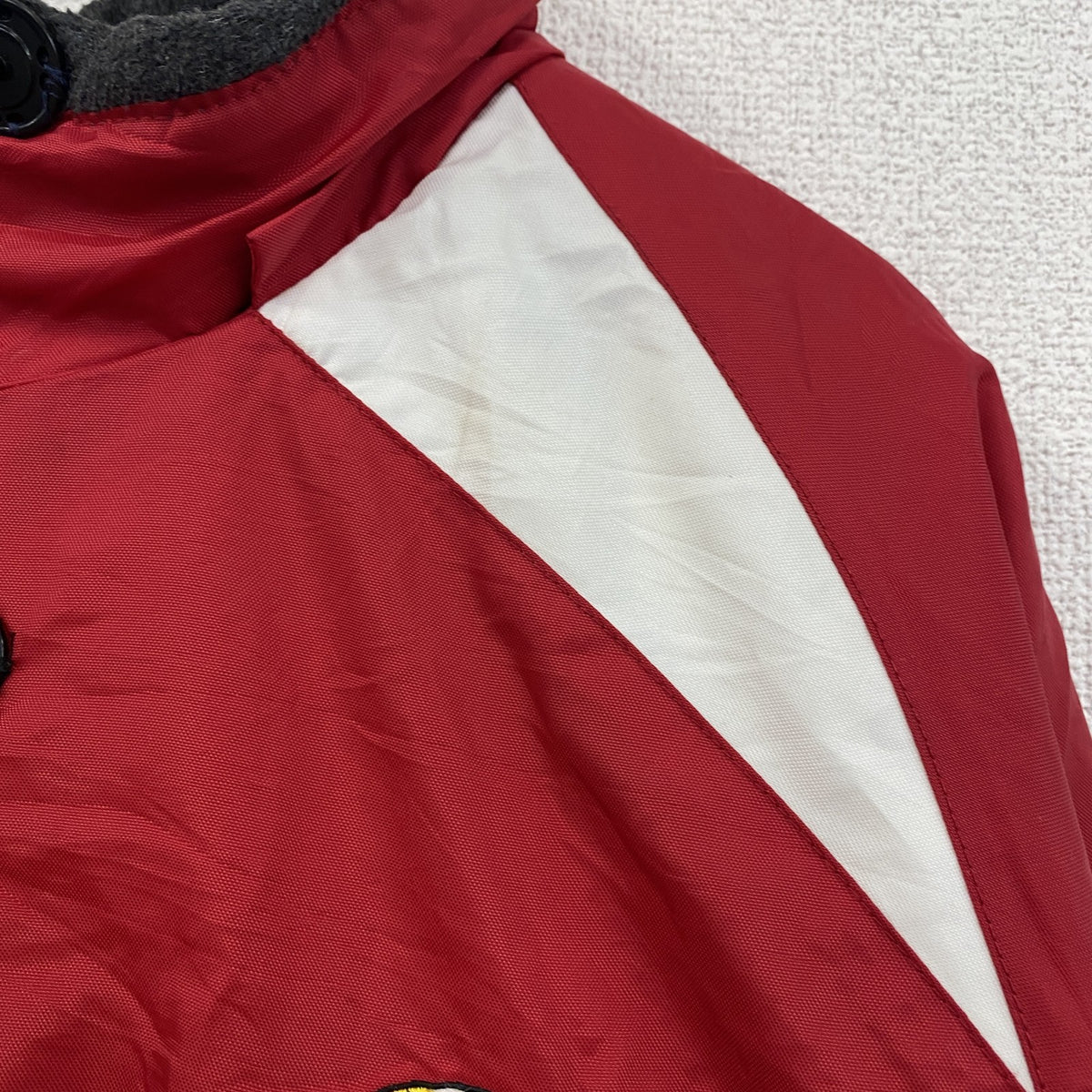 90s　Holloway　ホロウェイ　フルジップナイロンジャケット　ラグランスリーブ　刺繍ロゴ　アニマル柄　赤　レッド　Lサイズ　　ヴィンテージ　古着