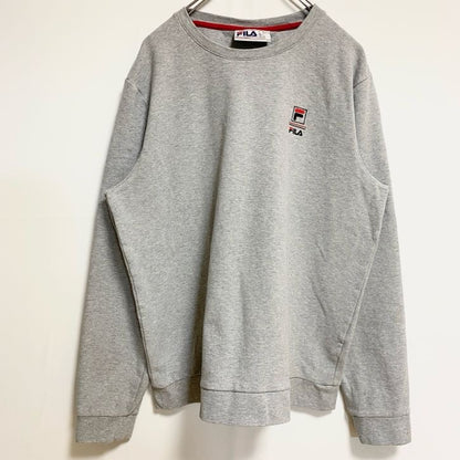 古着 used　UNDER ARMOUR　アンダーアーマー　長袖ワッペン刺繍パーカー　スウェットプルオーバー　グレー　秋冬服